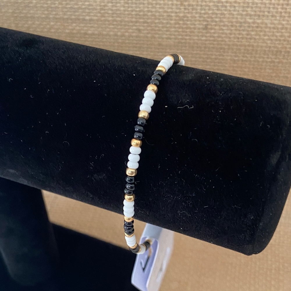 Elegant Black and Gold Beaded Bracelet
